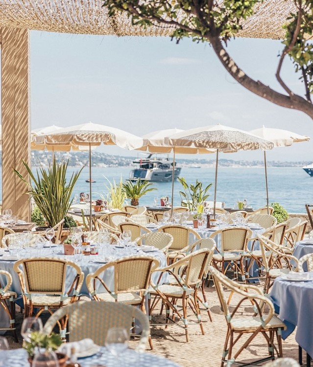 Soirée dans la boîte La Guerite VIP à Cannes. Trouvez des promoteurs pour la liste des invités sur Clubbable