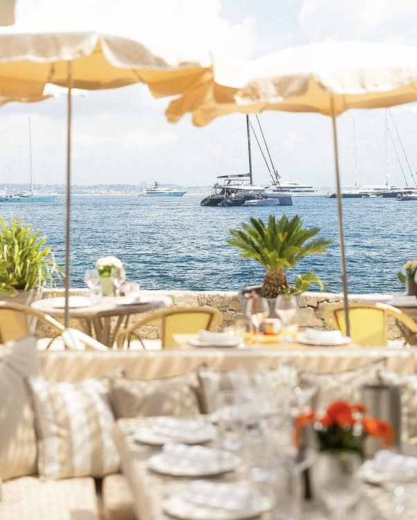 Soirée dans la boîte La Guerite VIP à Cannes. Trouvez des promoteurs pour la liste des invités sur Clubbable