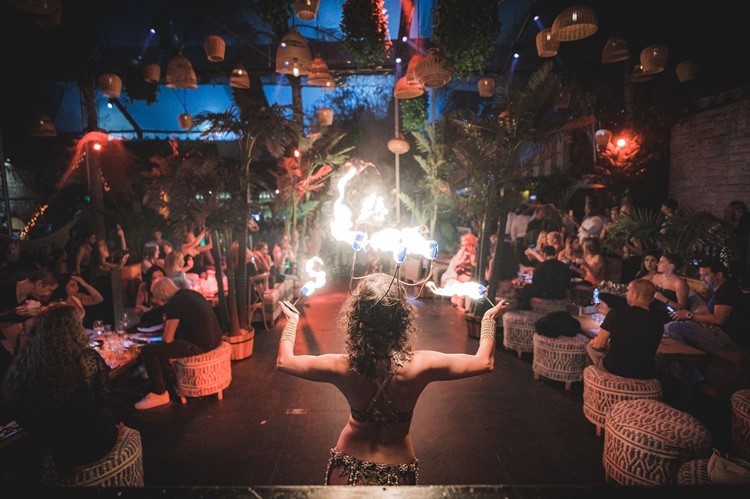 La Mesa club Los Angeles LA nightclub fun fire show dinner