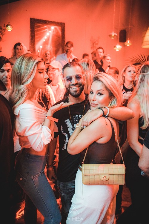 La Mesa club Los Angeles book your vip table reserve celebrate birthday hen bachelor 