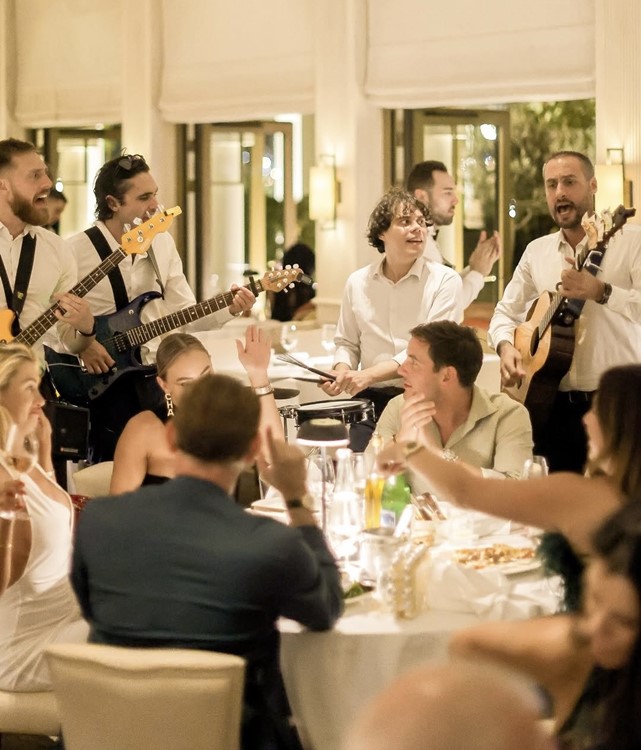 Soirée dans la boîte La Petite Maison VIP à Cannes. Trouvez des promoteurs pour la liste des invités sur Clubbable