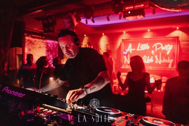 La Suite nightclub Marbella dj mixing music techno latino mixed nights