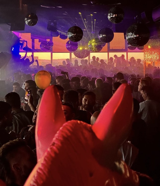 Party at Le Bain VIP nightclub in New York. Find promoters for guest list in Clubbable