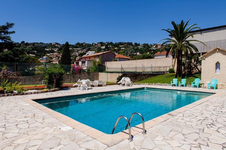 Le Palais de l’Olympe Cannes swimming pool parties fun day night special events exclusive book