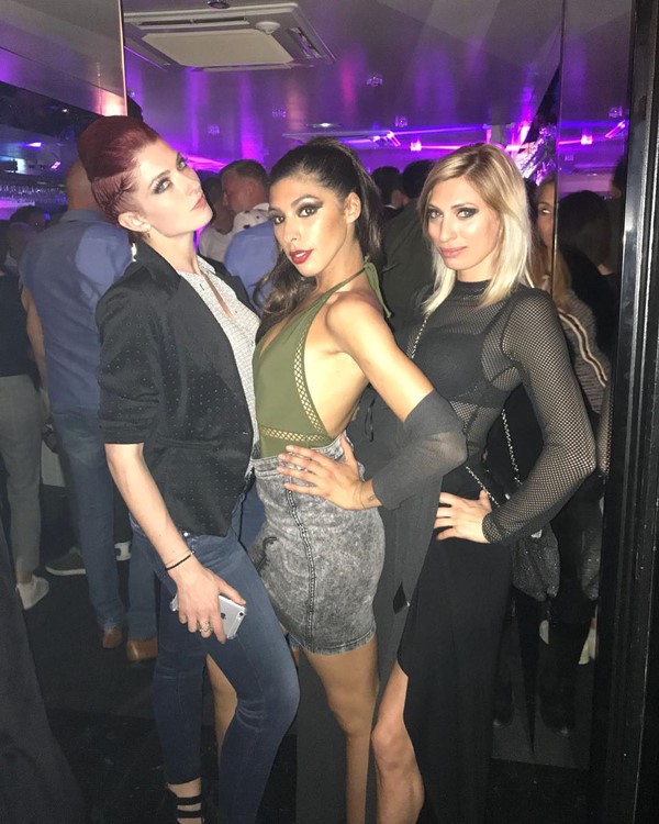 le quai nightclub st tropez sexy girls having fun at a night party blonde brunette redhead girls