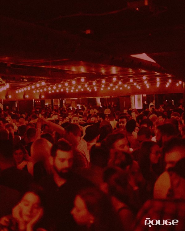 Le Rouge nightclub Montreal people partying live dj music dance where to go out