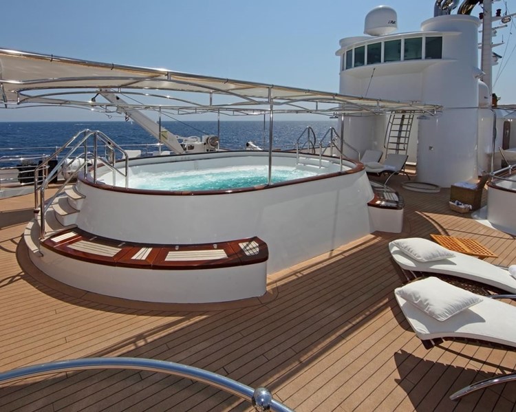 Jacuzzi at the Legend