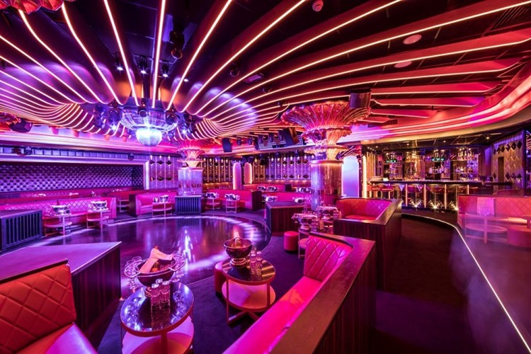 Les Caves nightclub Saint Tropez view of the spectacular lights show interior