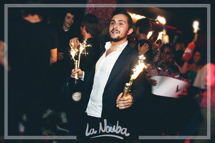 Les Planches nightclub Paris vodka rum gin cognac champagne bottle service book reserve now