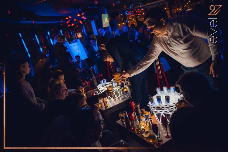 Level 27 Club nightclub Warsaw bar drinks people dancing