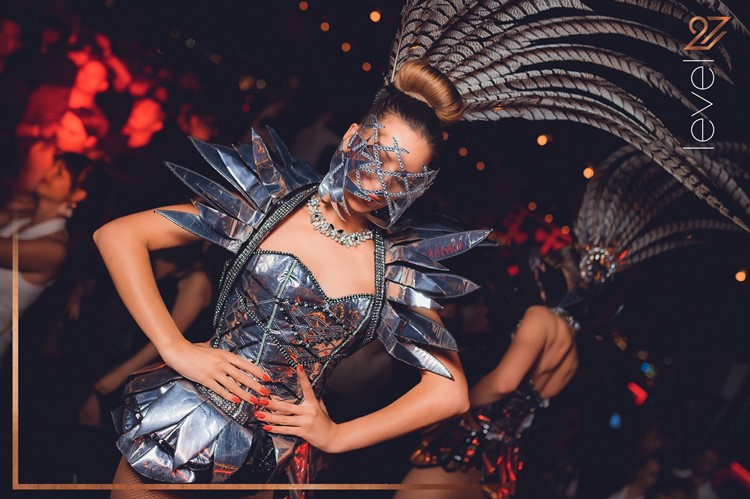 Level 27 nightclub Warsaw exotic dancer in silver costume best show in town