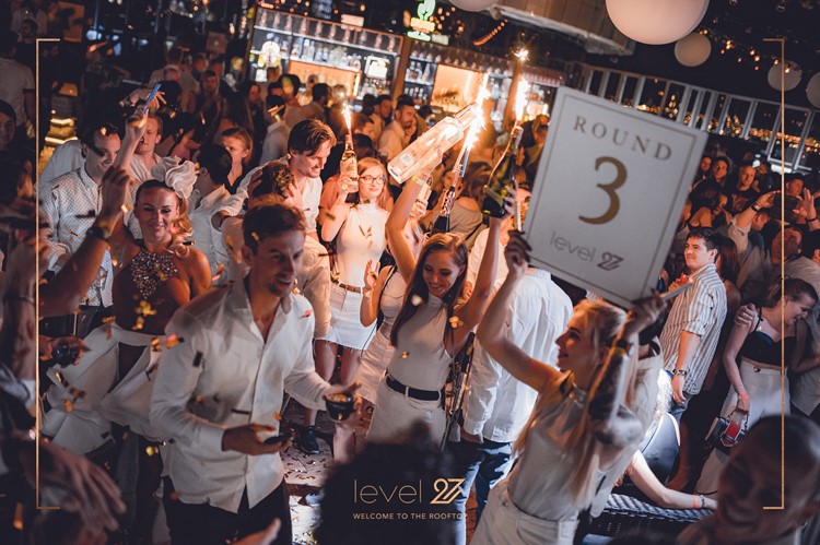 Level 27 nightclub Warsaw celebrate your birthday stag due bachelor party book now  