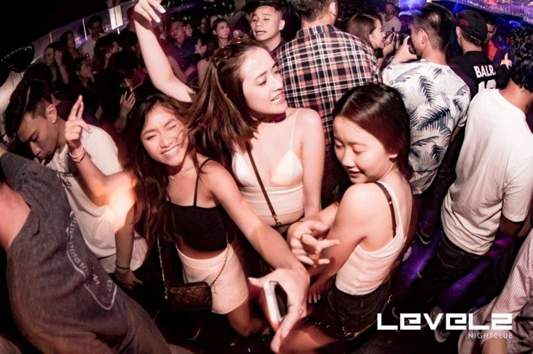 Levels nightclub Hong Kong group of girls dancing