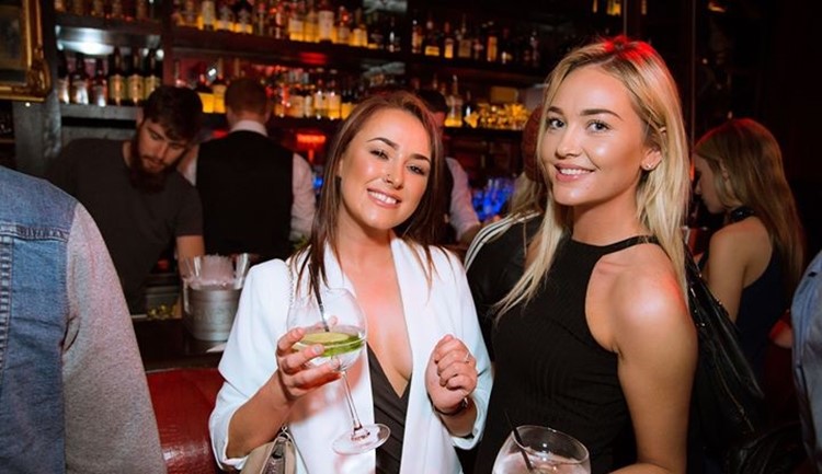 Lillie's nightclub club Dublin sexy blonde girls drinking alcohol party