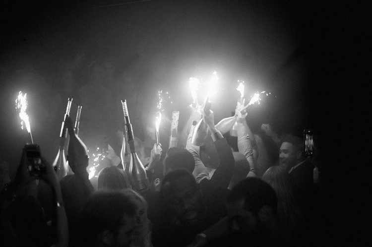 Lilly's Club Monte Carlo Monaco bottle parade book your vip table reserve now 