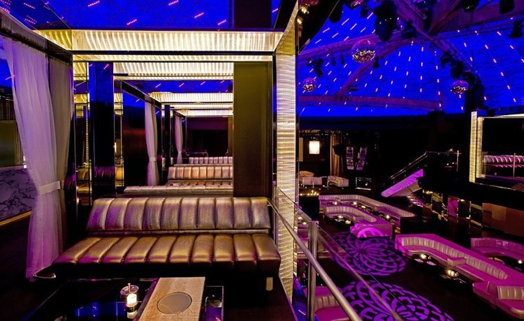 Soirée dans la boîte Liv VIP à Miami. Trouvez des promoteurs pour la liste des invités sur Clubbable