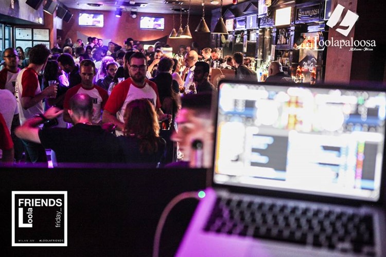 Loolapaloosa nightclub Milan party dj mixing music crowd