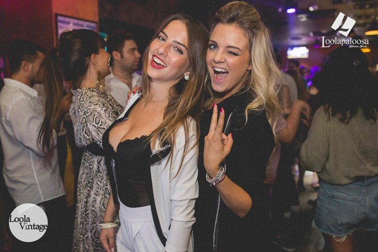 Loolapaloosa nightclub Milan party sexy blonde girls drinking