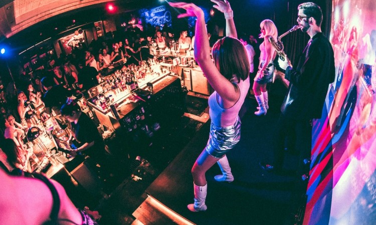 Party at LuLu's Lounge VIP nightclub in Singapore. Find promoters for guest list in Clubbable