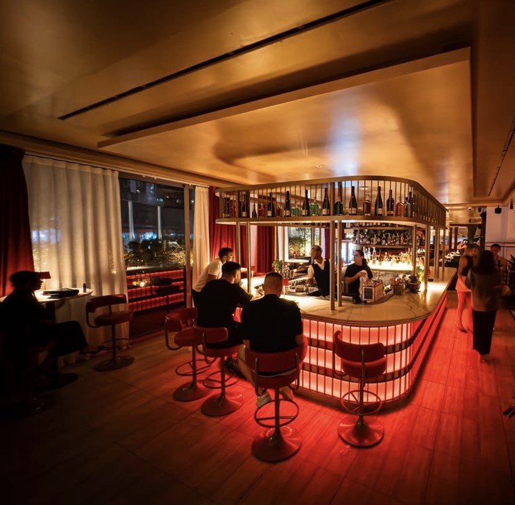 Soirée dans la boîte Lucky Duck VIP à Dubai. Trouvez des promoteurs pour la liste des invités sur Clubbable