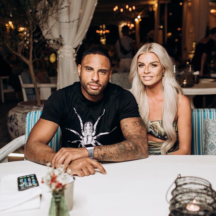 Lucky Fish in Dubai beach club pretty couple blonde girl go out tonight have fun party