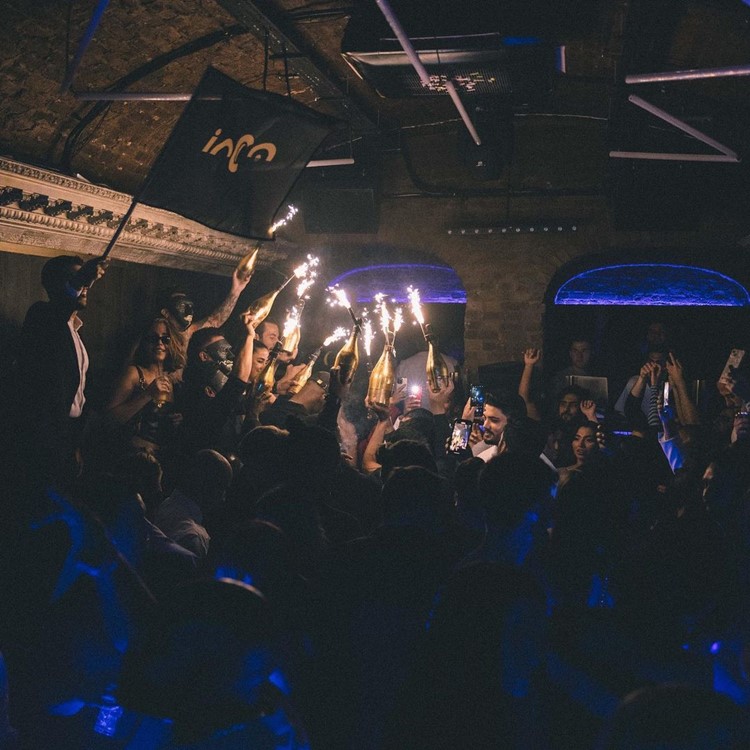 Luna boîte de nuit London