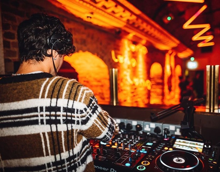 Luna nightclub London live dj music dance all night go out tonight