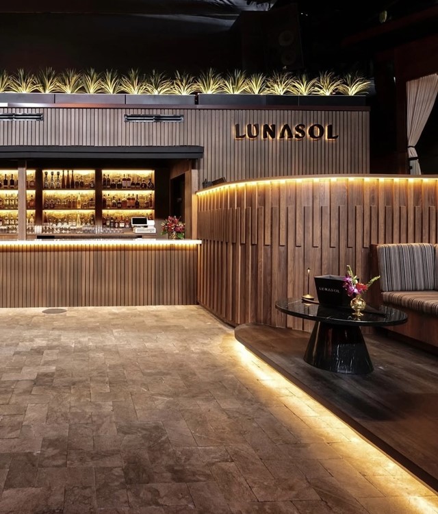 Soirée dans la boîte Lunasol VIP à Miami. Trouvez des promoteurs pour la liste des invités sur Clubbable