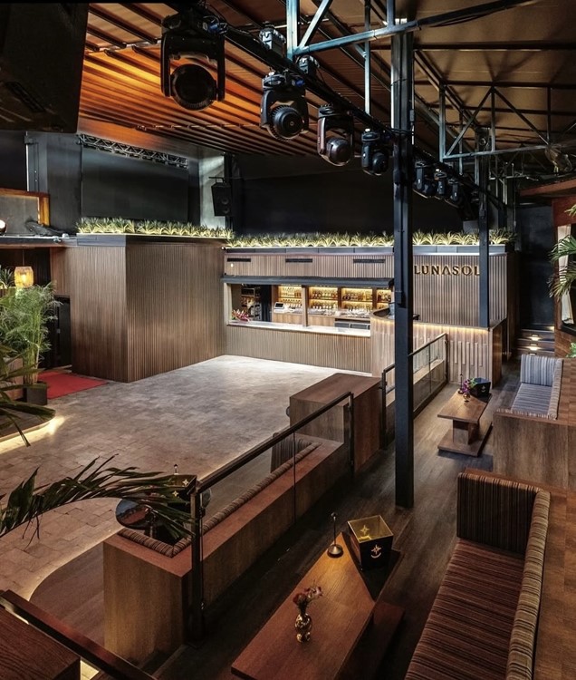 Soirée dans la boîte Lunasol VIP à Miami. Trouvez des promoteurs pour la liste des invités sur Clubbable