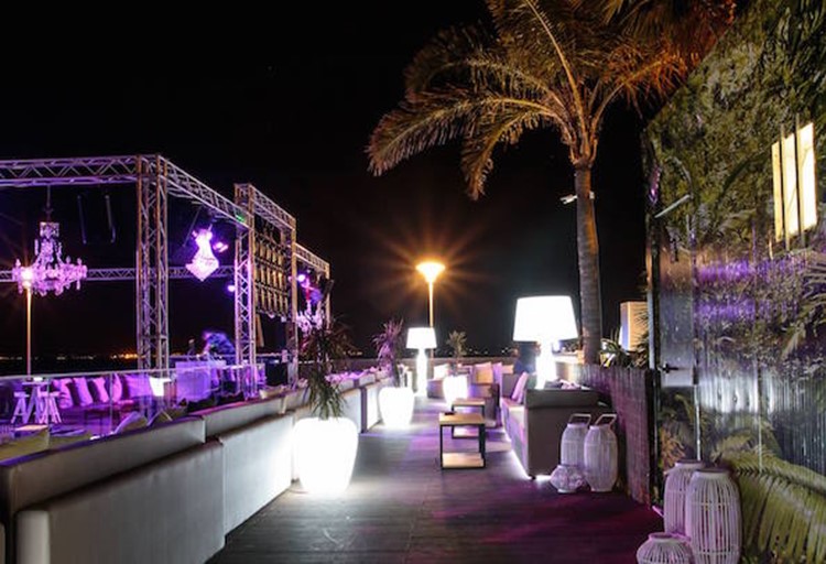 Собор се лиссабон. Клуб из лиссабона 8 букв. Суббота в лиссабоне зингер. Лиссабон ночная жизнь. Клуб из лиссабона 8 букв.