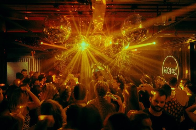 Soirée dans la boîte MODE VIP à Miami. Trouvez des promoteurs pour la liste des invités sur Clubbable