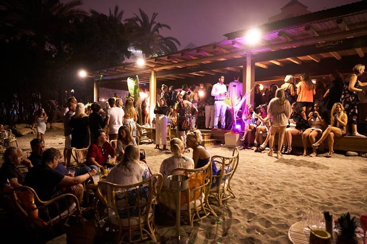 Mahiki Marbella day club beachclub night evening view crowd party fun dance