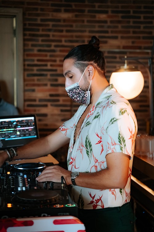 Maiden Shanghai restaurant club Dubai dj mixing music fun party techno house dance 