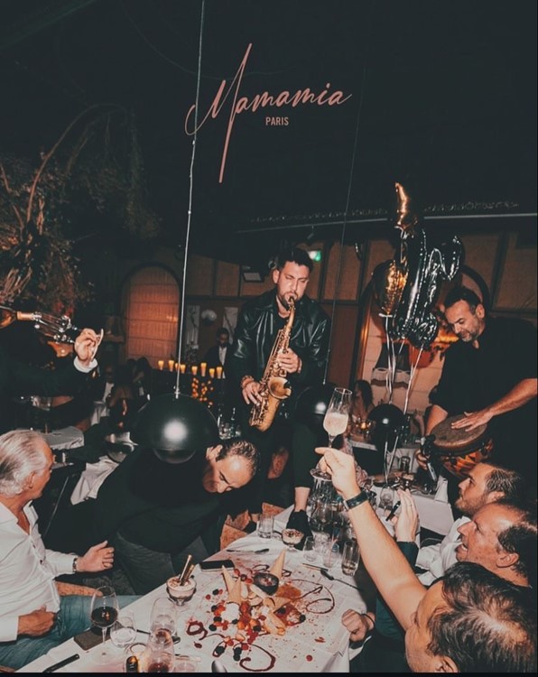 Party at Mamamia VIP nightclub in Paris. Find promoters for guest list in Clubbable