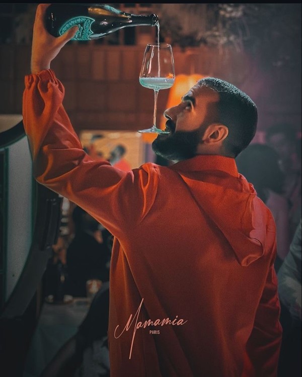 Party at Mamamia VIP nightclub in Paris. Find promoters for guest list in Clubbable