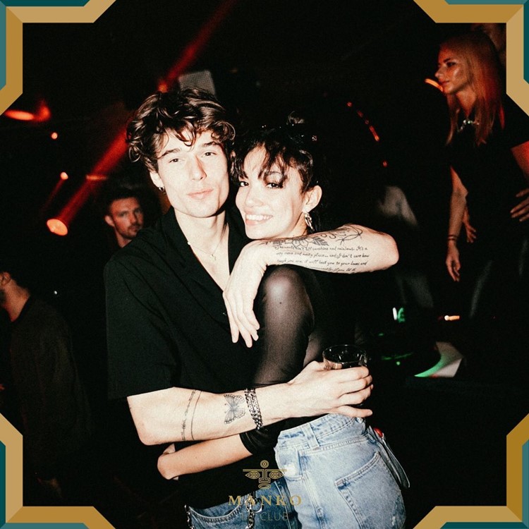 Manko nightclub Paris fun party go out tonight book vip table