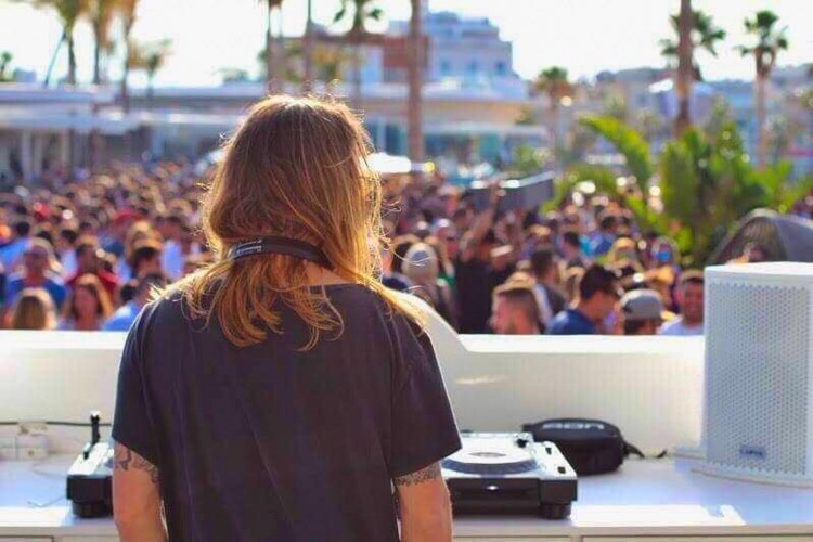 Marina Beach Club Valencia dj mixing music day time party crowd dancing all day