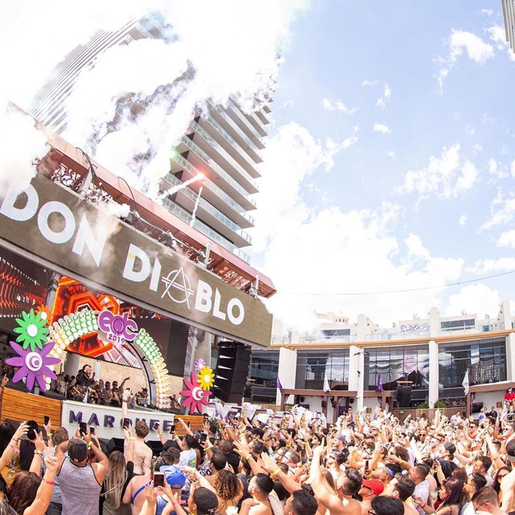 Marquee day club Las Vegas fun party lunch drinks crowd dancing drinking