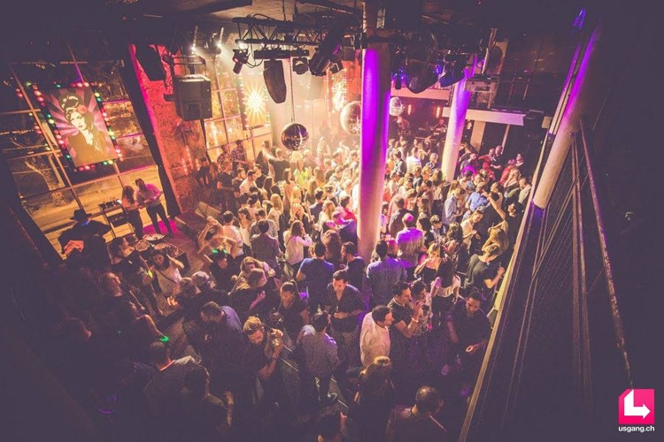 Mascotte Club nightclub Zurich people having fun dance music