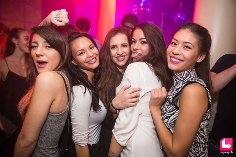 Mascotte Club nightclub Zurich girls drinking alcohol fun night