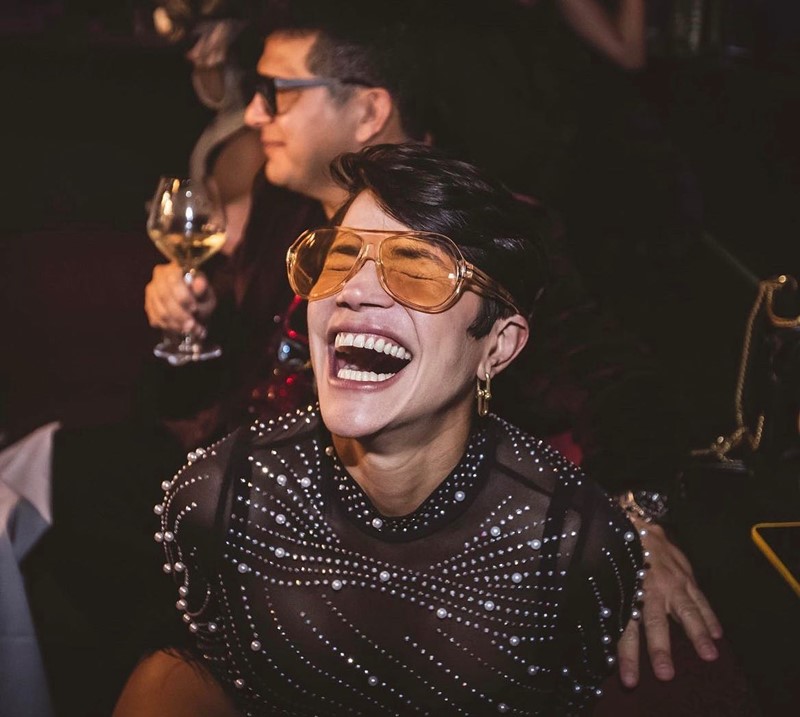 Matignon nightclub Paris handsome guy celebrating birthday stag bachelor party