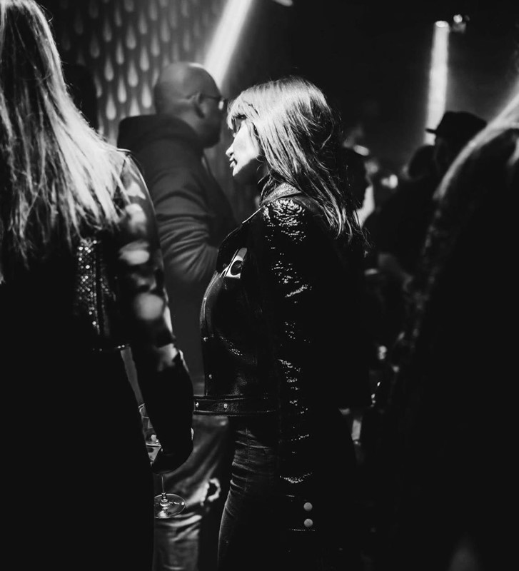 Matignon nightclub Paris girl dancing drinking clubbing guest list 