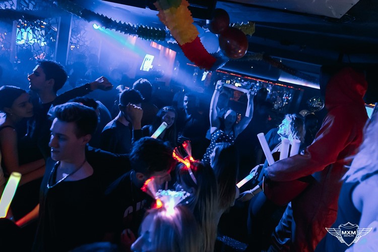 Maxxim nightclub Berlin best club have fun tonight where to go out book table