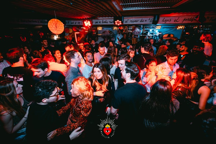 Medellin nightclub Paris fun party crowd dancing best club