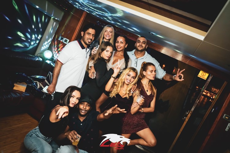 Mega Yacht party club Dubai book VIP table have fun