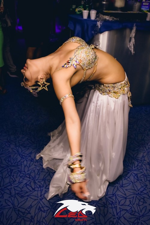 Mega Yacht club Dubai exotic belly dancer show event drinks