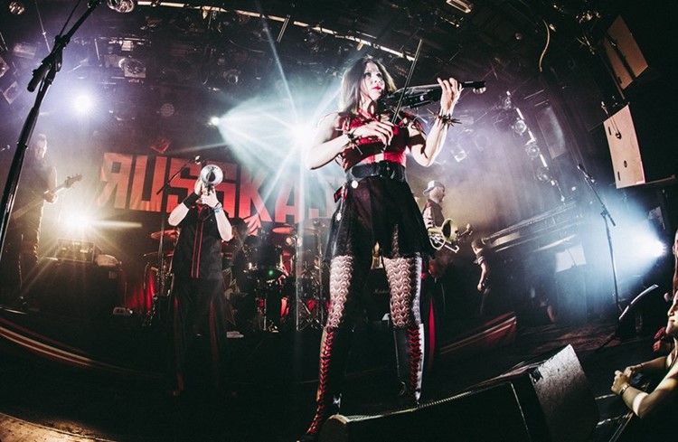 Melkweg club Amsterdam live music venue concert show singer instrumental concerts fun partying dancing