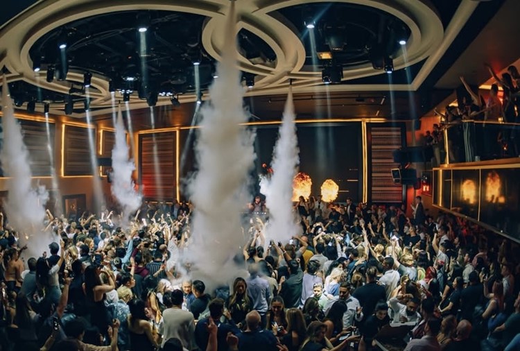 Soirée dans la boîte Memoire VIP à Boston. Trouvez des promoteurs pour la liste des invités sur Clubbable