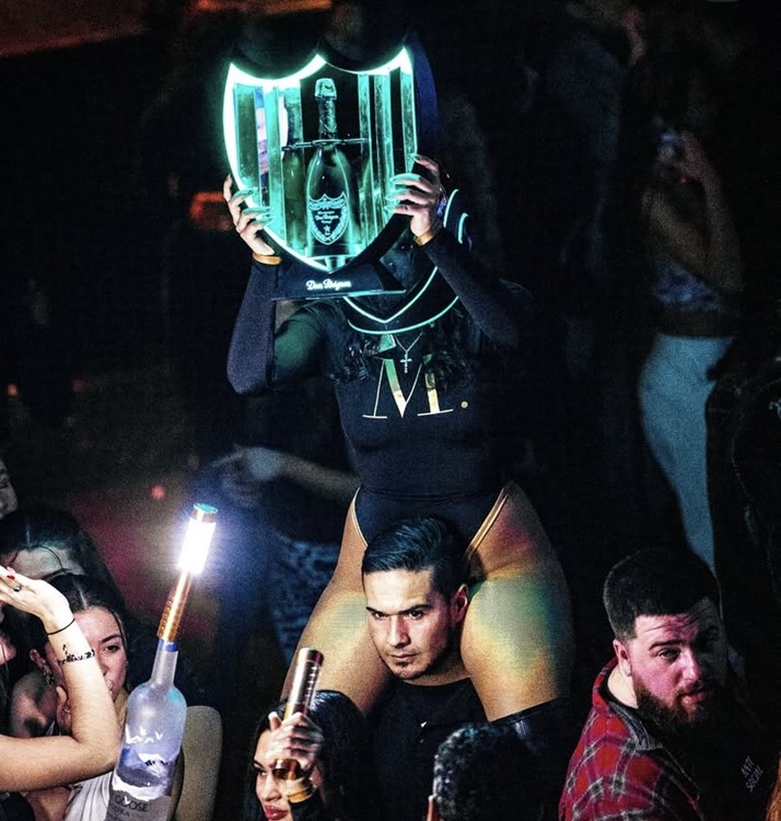 Soirée dans la boîte Memoire VIP à Boston. Trouvez des promoteurs pour la liste des invités sur Clubbable