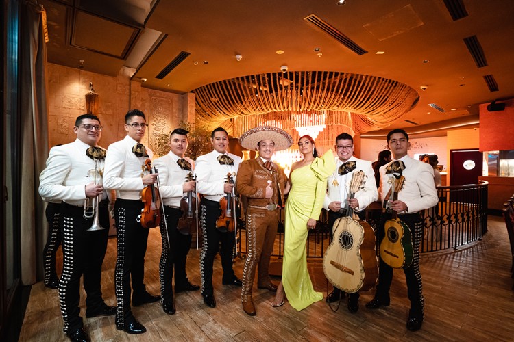 Meshico restaurant club Dubai mariachis group concert live music instrumental singer